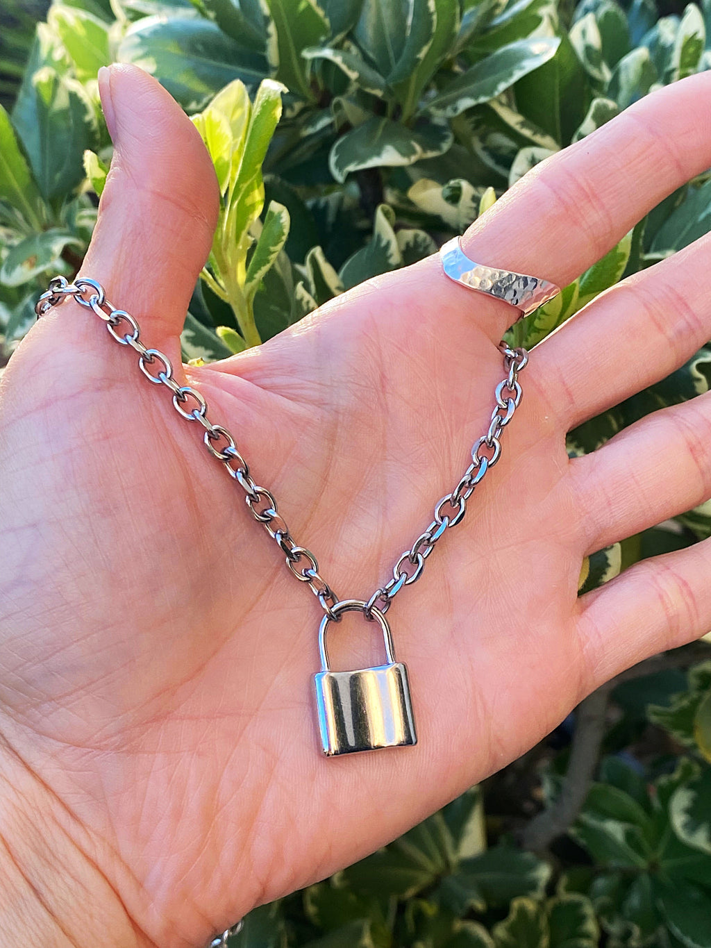 CAMDEN LOCK NECKLACE