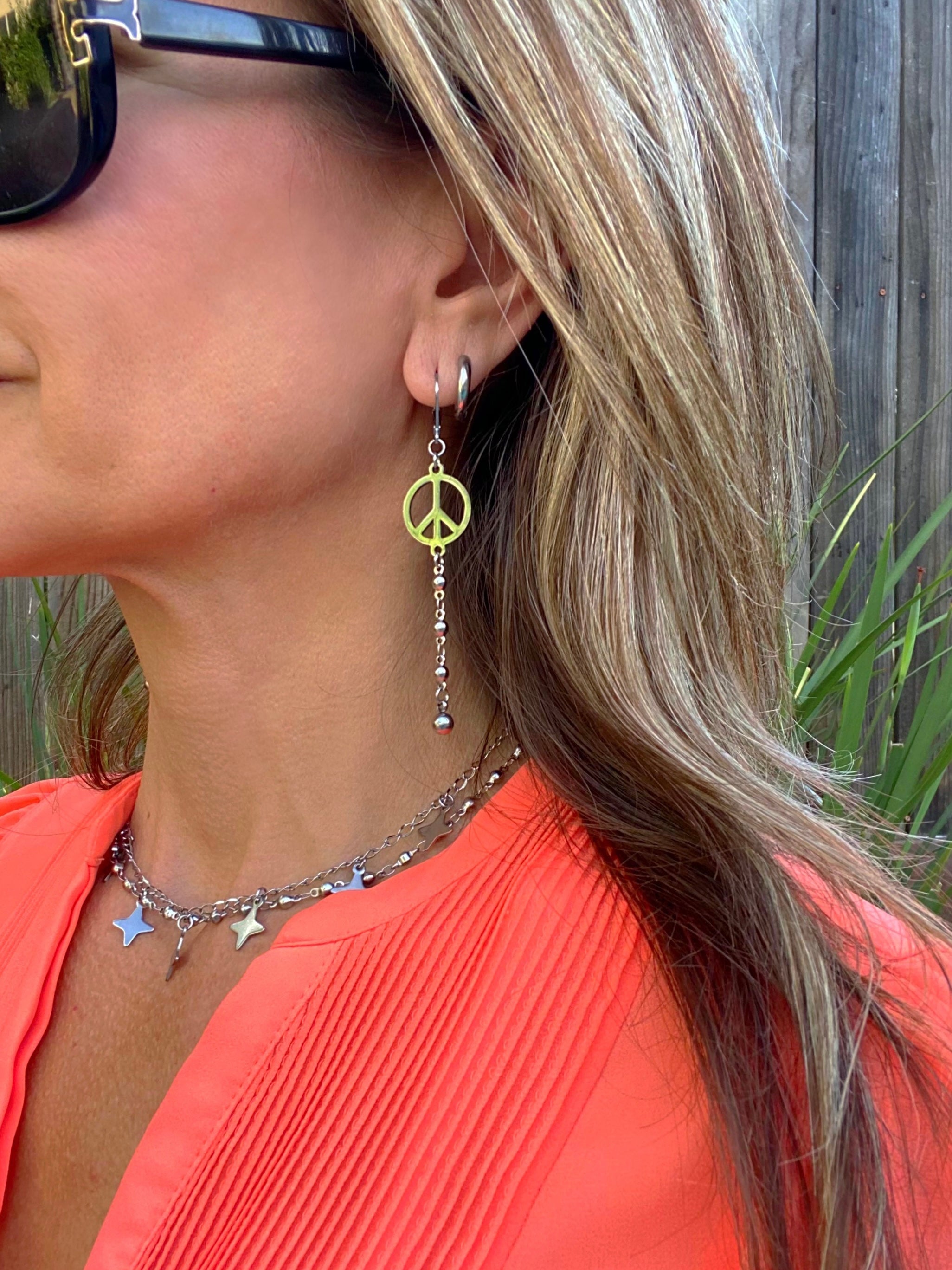 HUGGIE HOOP EARRINGS