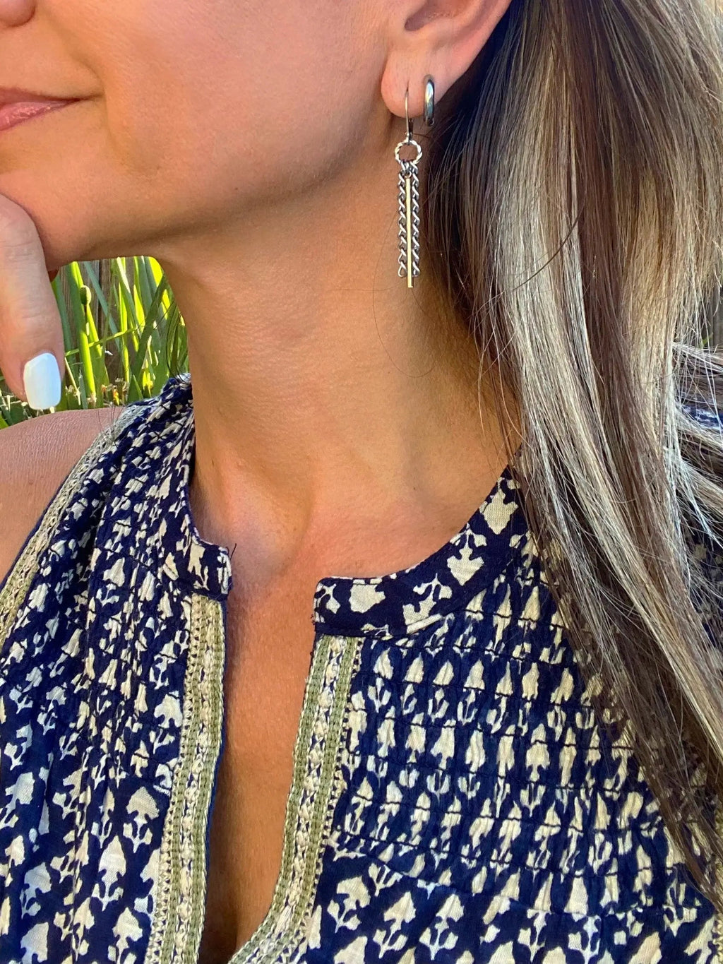 HUGGIE HOOP EARRINGS