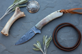 Saddle Knife – Damascus Steel Blade & Sheep Horn Handle with Leather Sheath | 7"